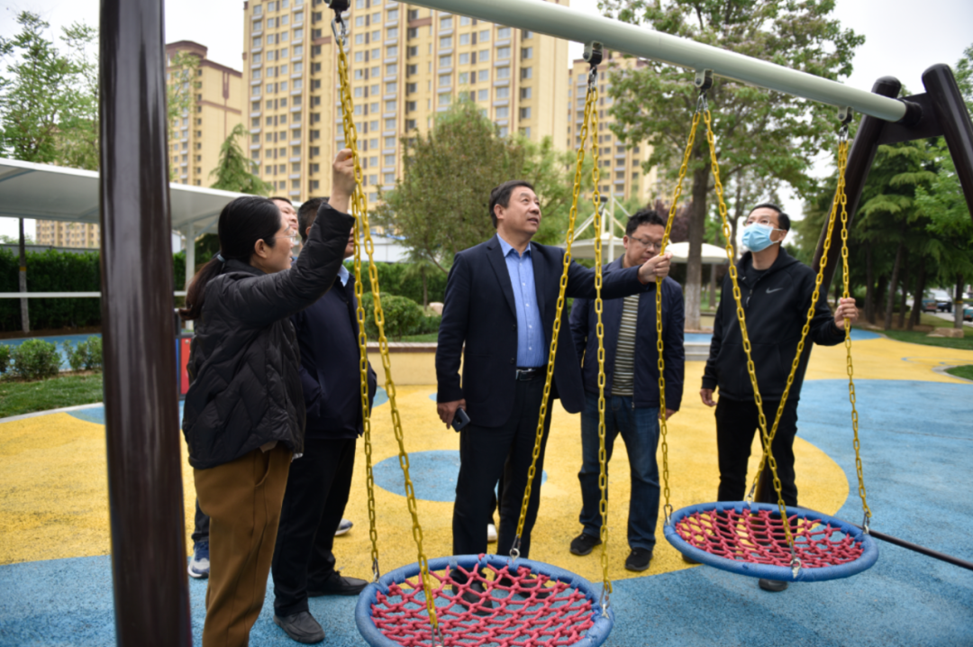 寿光园林建设集团：徒步检查促提升 深度保洁靓园区