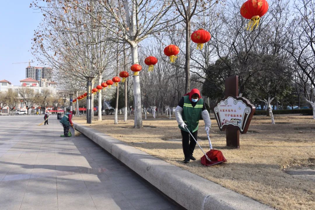 坚守春节岗位 刻录美丽剪影